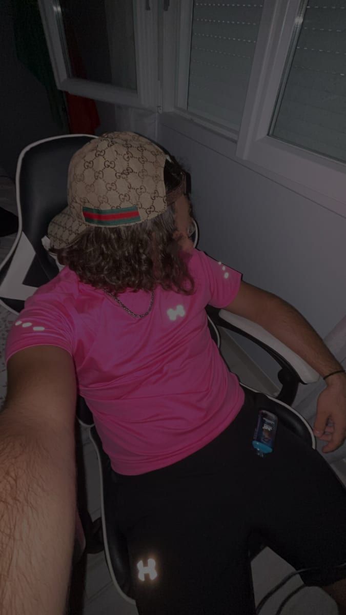Yadali - Gay male à Preda Profil de Yadali, 31 ans, Gay male à Preda (Grisons)