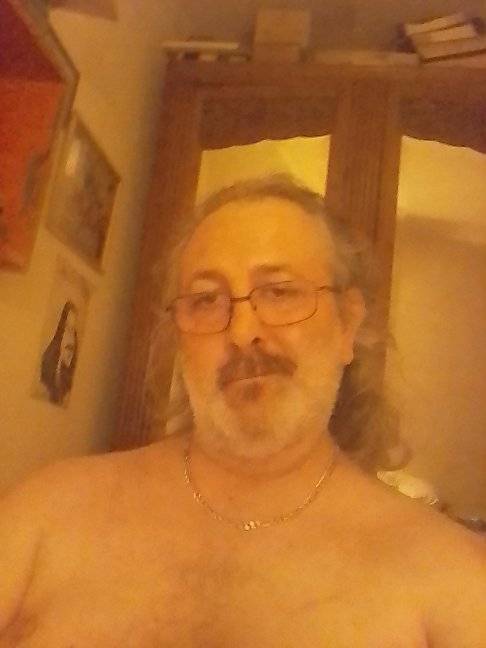 Illies - Gay male à Luven Profil de Illies, 23 ans, Gay male à Luven (Grisons)