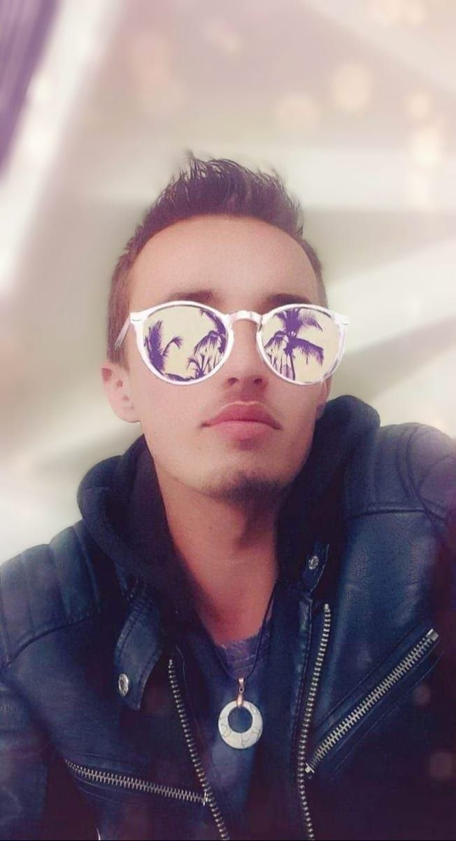 Hashim - Gay male à Fidaz Profil de Hashim, 31 ans, Gay male à Fidaz (Grisons)