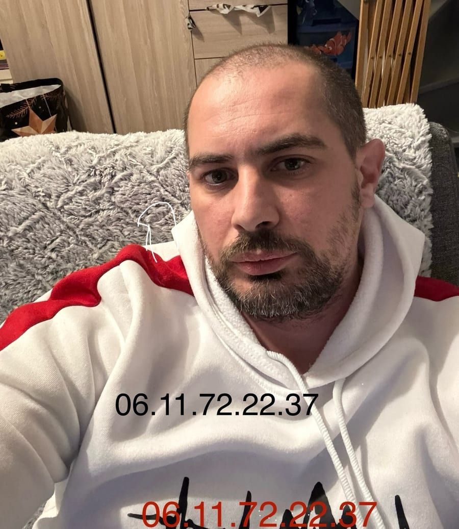 Hanine - Gay male à Strada Profil de Hanine, 40 ans, Gay male à Strada (Grisons)