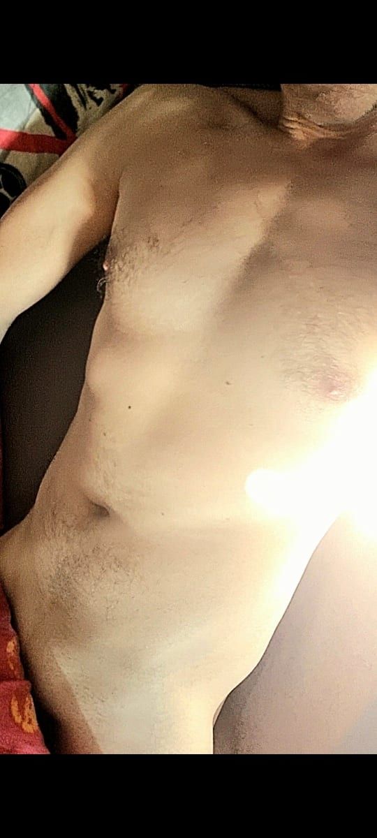 Mattéo - Gay male à Cumpadials Profil de Mattéo, 36 ans, Gay male à Cumpadials (Grisons)