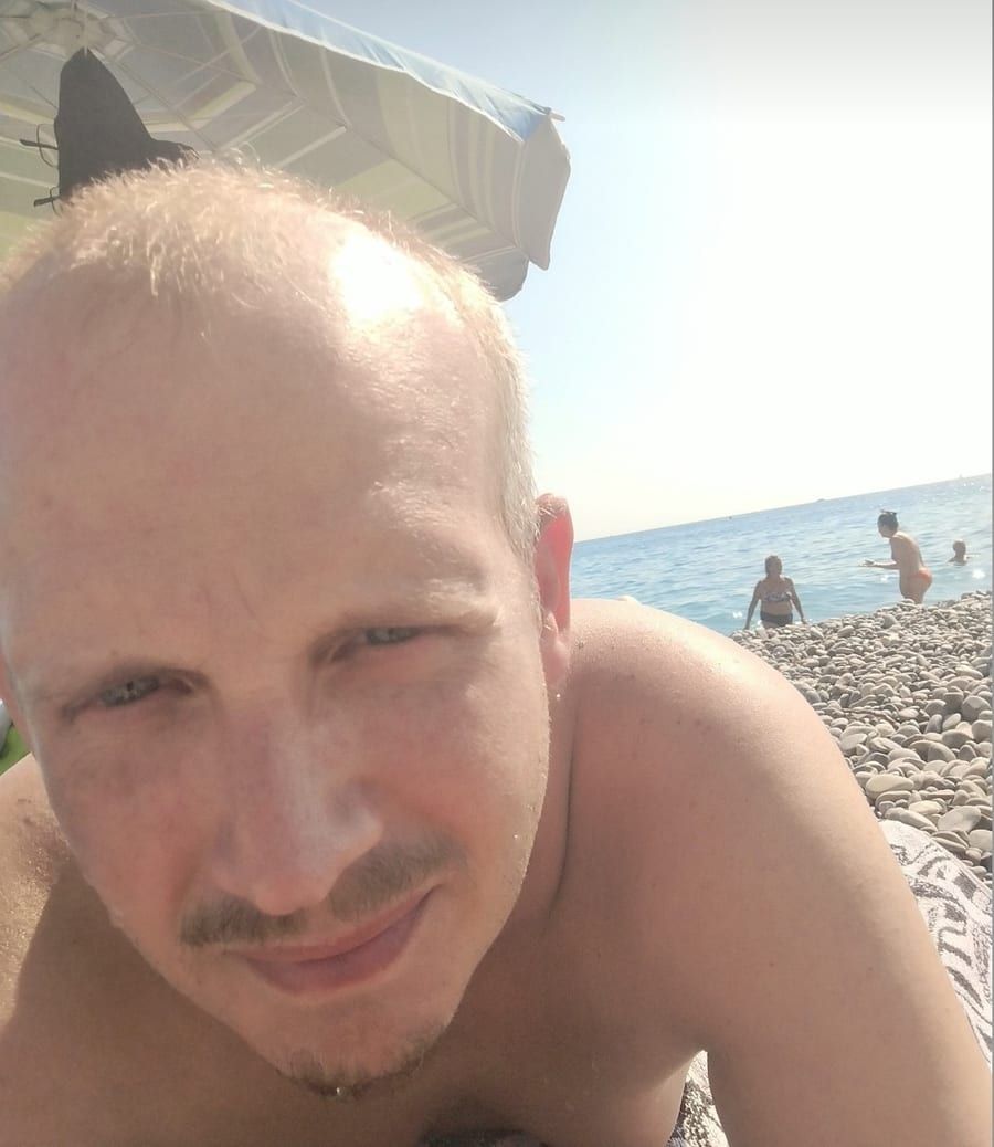 Mauro - Gay male à Küblis Profil de Mauro, 25 ans, Gay male à Küblis (Grisons)