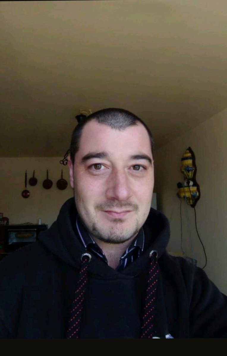 Aghilas - Gay male à Vezia Profil de Aghilas, 28 ans, Gay male à Vezia (Tessin)