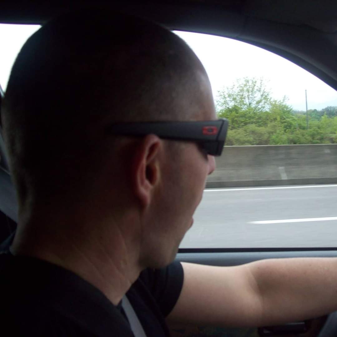 Alexio - Gay male à Tschierv Profil de Alexio, 32 ans, Gay male à Tschierv (Grisons)
