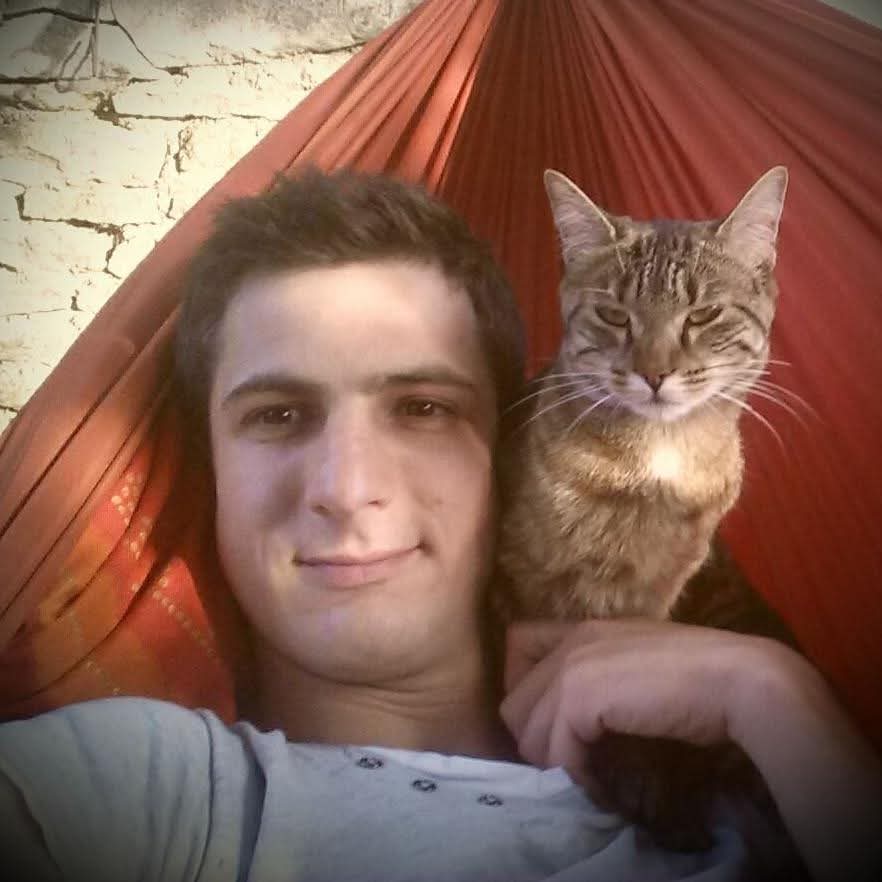 Judikael - Gay male à Andiast Profil de Judikael, 33 ans, Gay male à Andiast (Grisons)