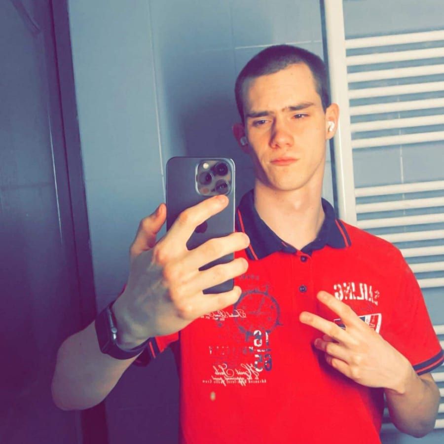 Haris - Gay male à Surava Profil de Haris, 34 ans, Gay male à Surava (Grisons)
