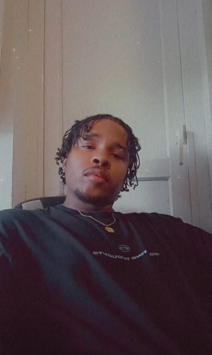 Brieux - Gay male à Morges Profil de Brieux, 27 ans, Gay male à Morges (Vaud)