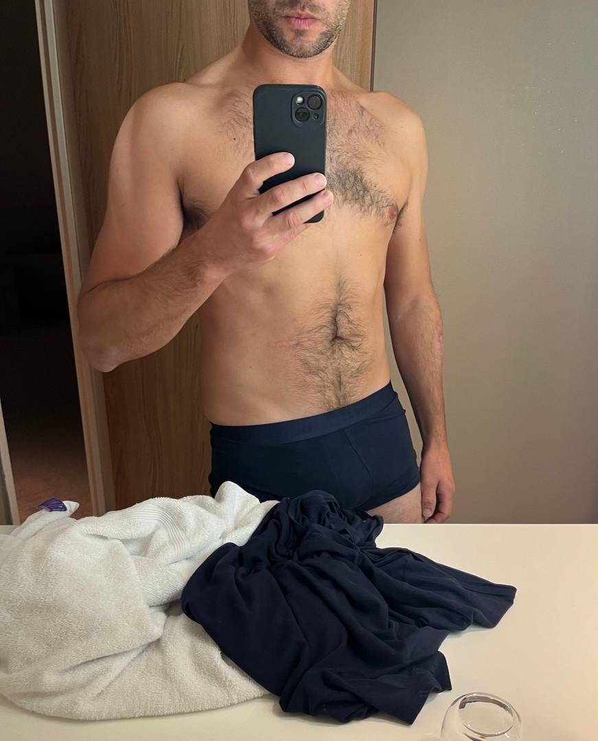 Hasim - Gay male à Summaprada Profil de Hasim, 31 ans, Gay male à Summaprada (Grisons)