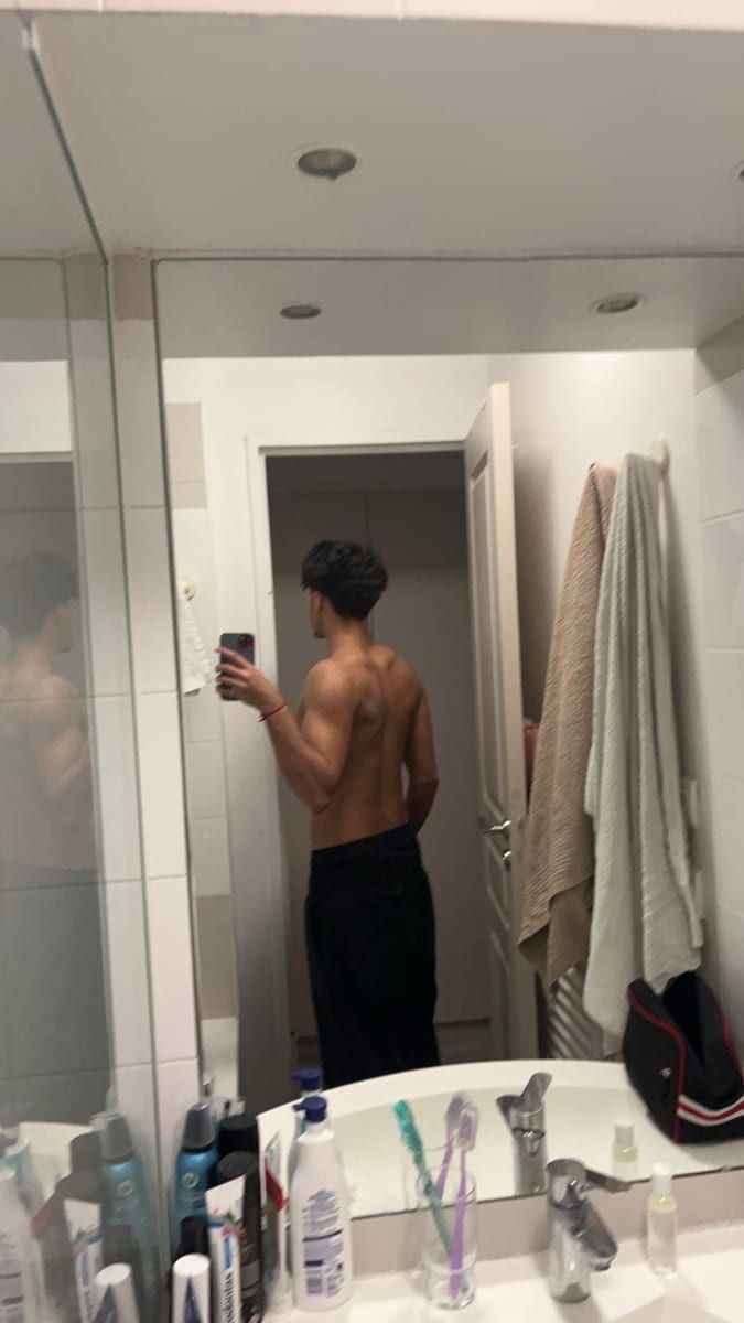 Apollon - Gay male à Wikon Profil de Apollon, 34 ans, Gay male à Wikon (Lucerne)