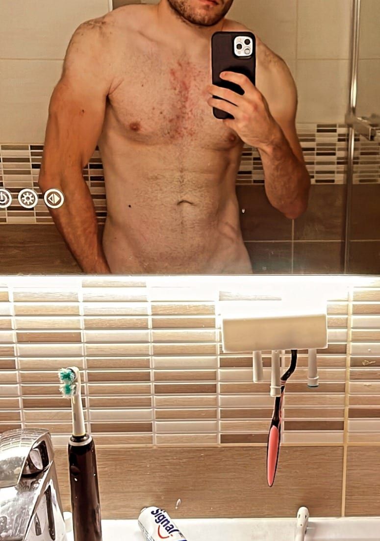 Saint-yves - Gay male à Ramosch Profil de Saint-yves, 29 ans, Gay male à Ramosch (Grisons)