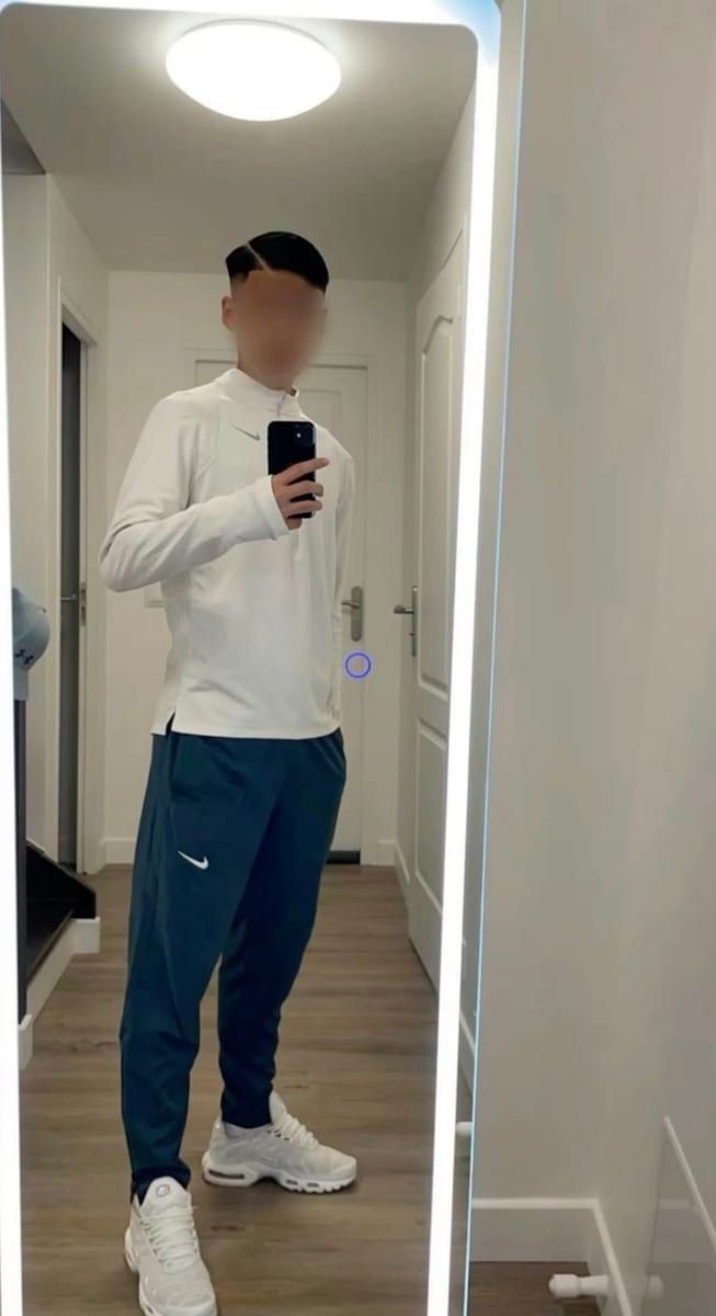 Mitch - Gay male à St. Moritz Profil de Mitch, 41 ans, Gay male à St. Moritz (Grisons)