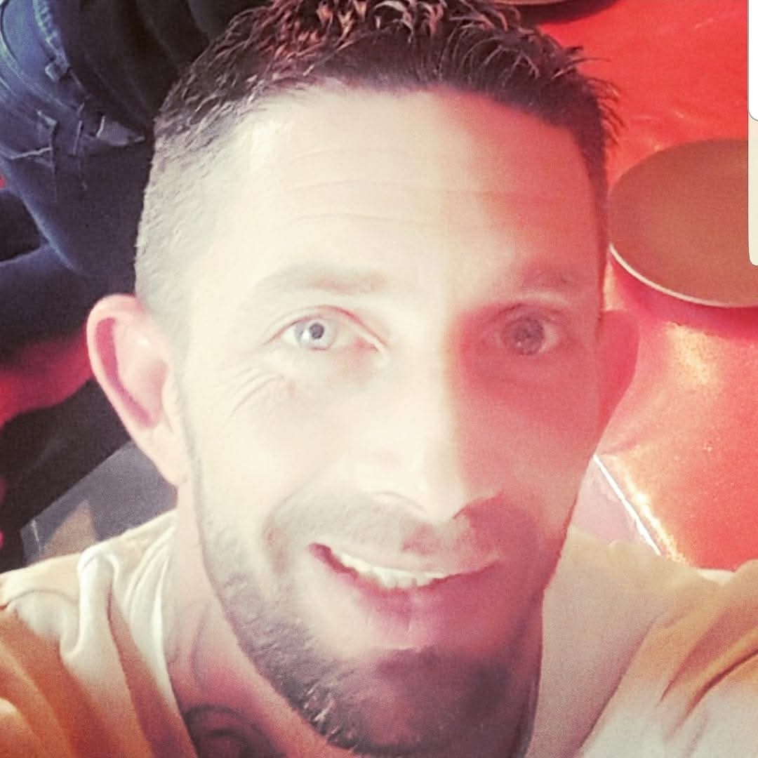 Joakin - Gay male à Isérables Profil de Joakin, 39 ans, Gay male à Isérables (Valais)