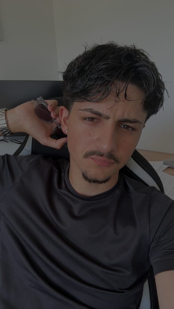 Milovan - Gay male à Puplinge Profil de Milovan, 35 ans, Gay male à Puplinge (Genève)