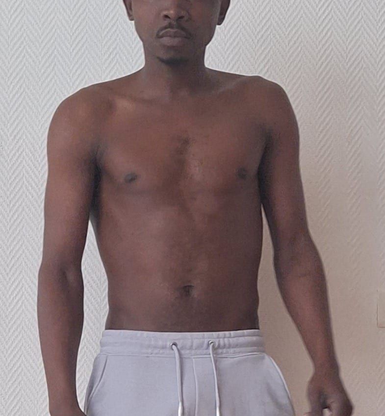 Yuva - Gay male à Olten Profil de Yuva, 36 ans, Gay male à Olten (Soleure)