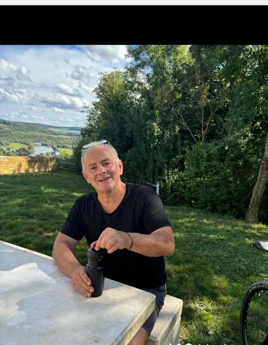 Franciszek - Gay male à Bondo Profil de Franciszek, 44 ans, Gay male à Bondo (Grisons)