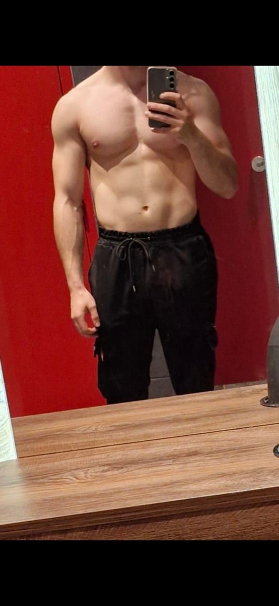 Kamran - Gay male à Fex Profil de Kamran, 30 ans, Gay male à Fex (Grisons)