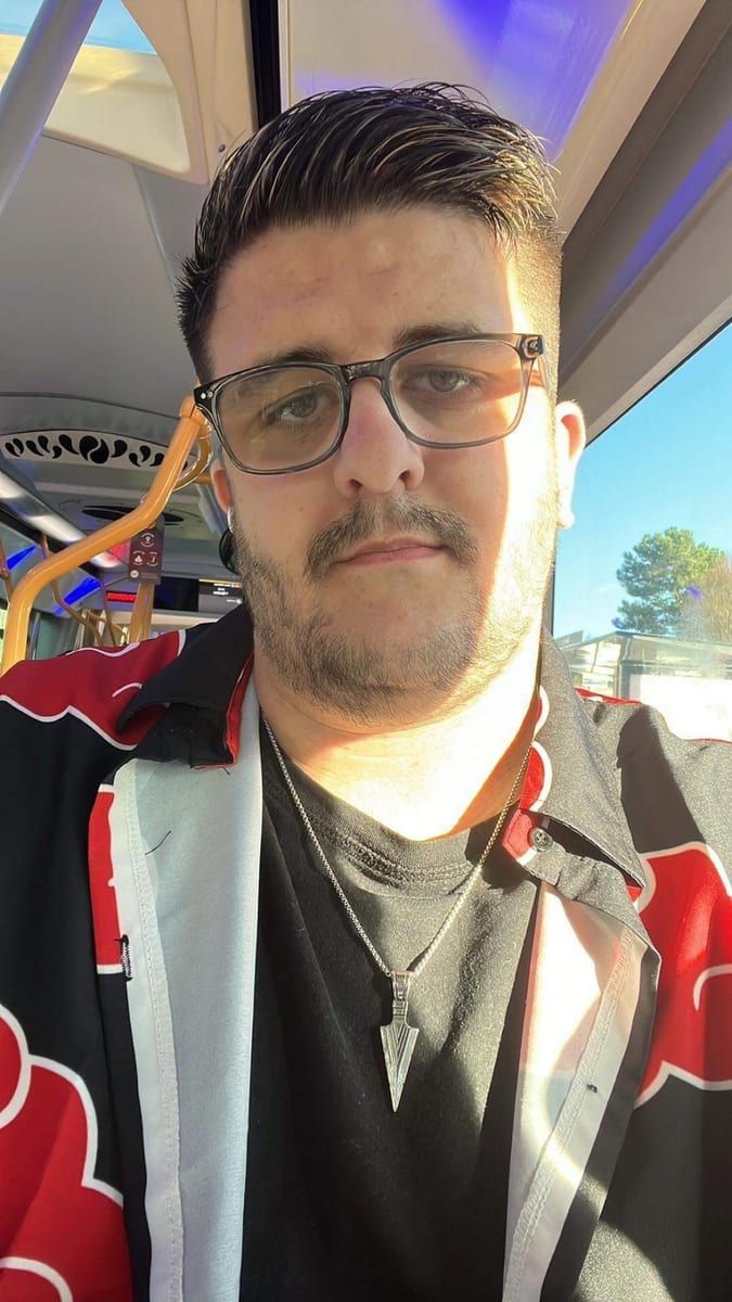 Youenn - Gay male à Luven Profil de Youenn, 35 ans, Gay male à Luven (Grisons)
