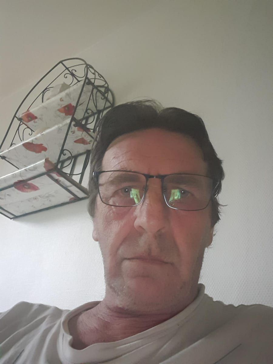 Goustan - Gay male à Sumvitg Profil de Goustan, 35 ans, Gay male à Sumvitg (Grisons)