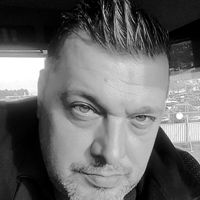 Profil de Manoe, 32 ans, Gay male à Vellerat (Jura)