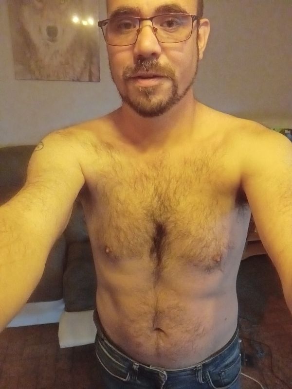 Denny - Gay male à Fläsch Profil de Denny, 24 ans, Gay male à Fläsch (Grisons)