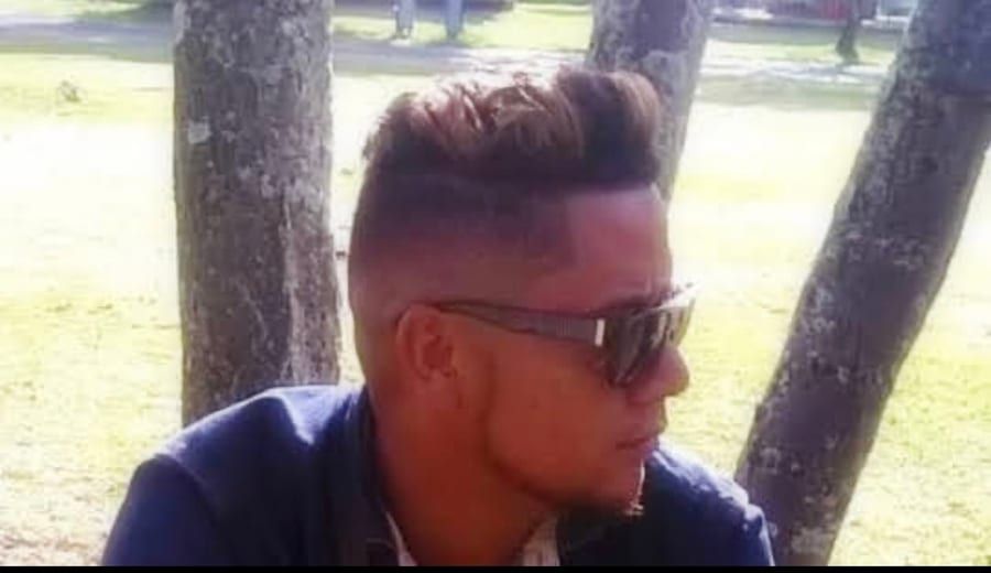 Landry - Gay male à Strada Profil de Landry, 37 ans, Gay male à Strada (Grisons)