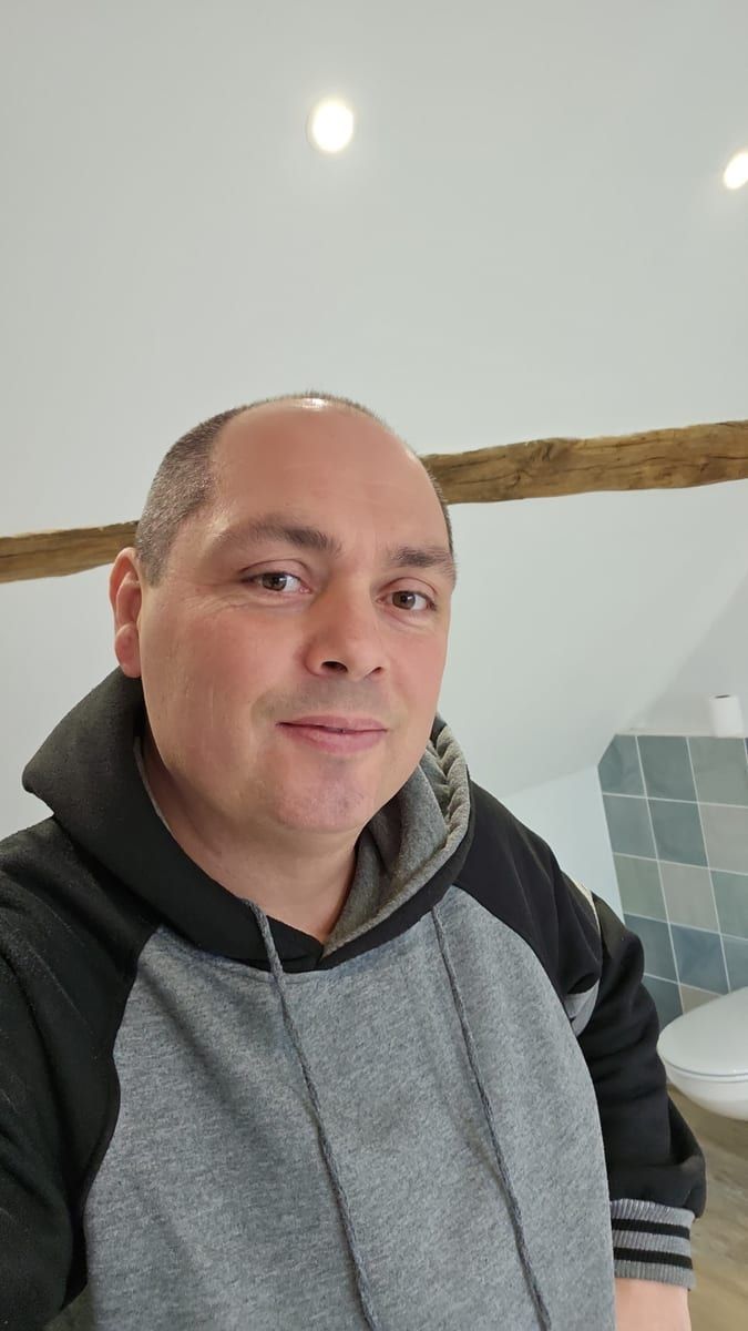 Profil de Hugolin, 42 ans, Gay male à Vira (Gambarogno) (Tessin)