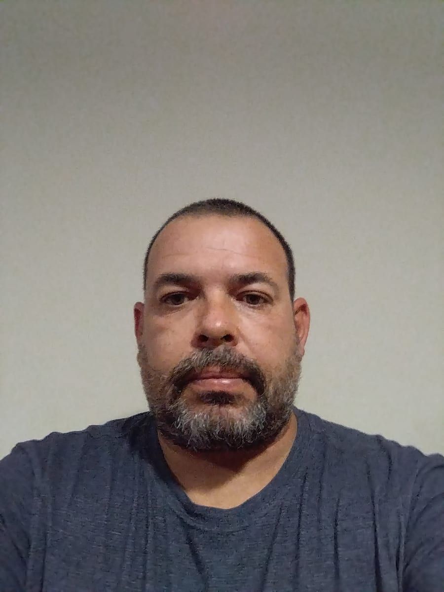 Diren - Gay male à Baldegg Profil de Diren, 25 ans, Gay male à Baldegg (Lucerne)