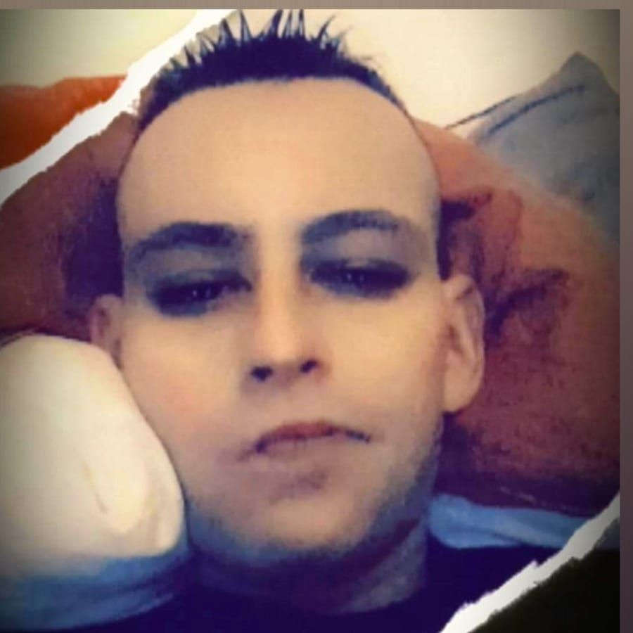 Hilel - Gay male à Schattenhalb Profil de Hilel, 32 ans, Gay male à Schattenhalb (Berne)
