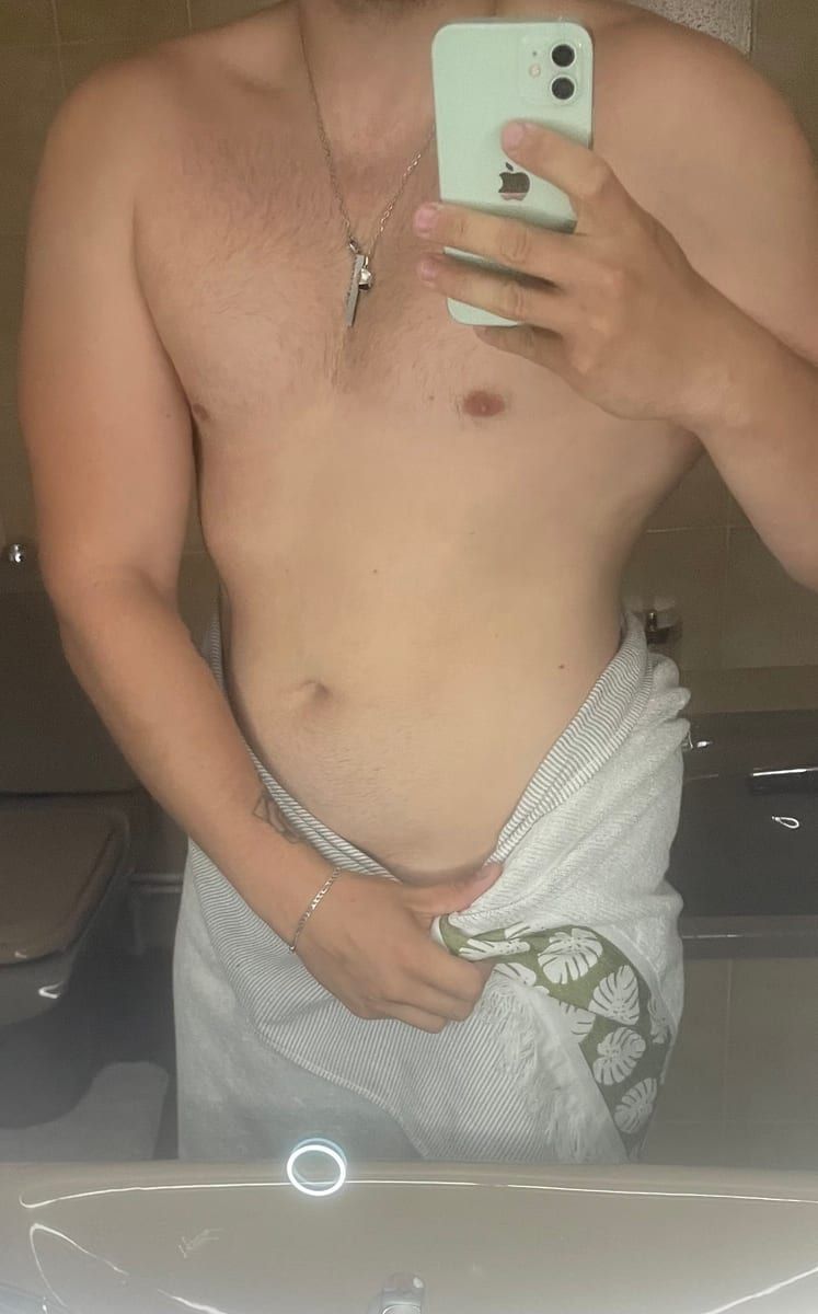 Nadhir - Gay male à Guarda Profil de Nadhir, 26 ans, Gay male à Guarda (Grisons)