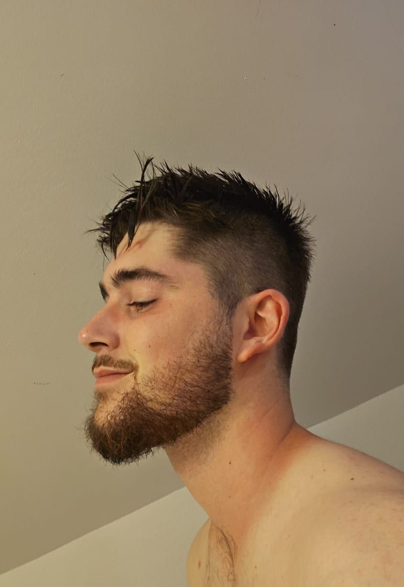 Jephthe - Gay male à Maseltrangen Profil de Jephthe, 34 ans, Gay male à Maseltrangen (Saint-Gall)