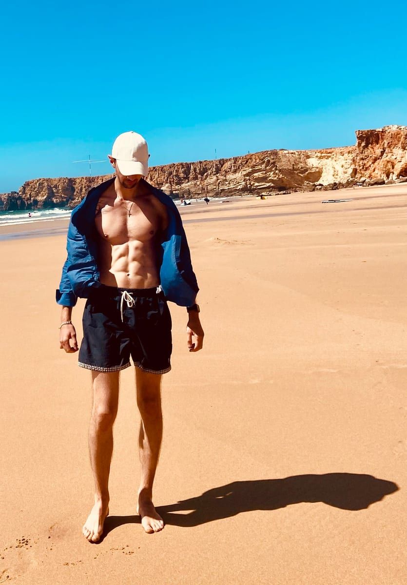 Imed - Gay male à Vich Profil de Imed, 34 ans, Gay male à Vich (Vaud)