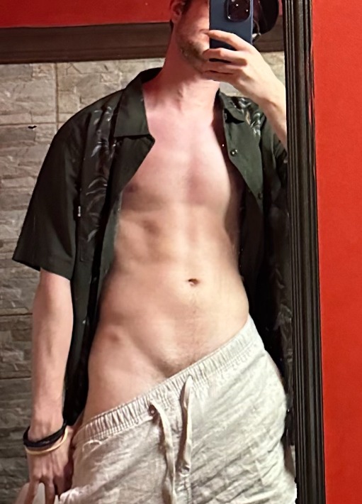 Alrik - Gay male à Ilanz Profil de Alrik, 25 ans, Gay male à Ilanz (Grisons)