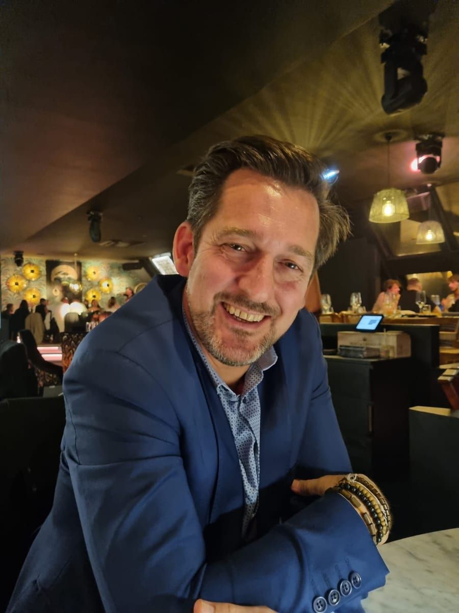 Profil de Raymond, 37 ans, Gay male à Veyrier (Genève)