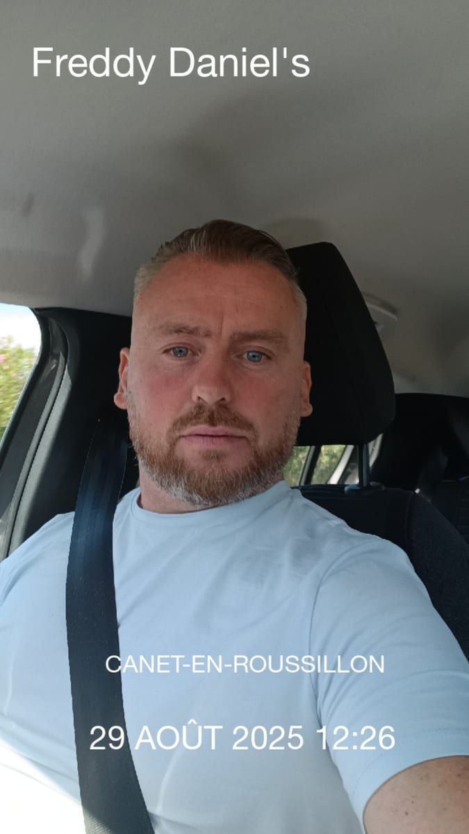Dunkan - Gay male à Flond Profil de Dunkan, 26 ans, Gay male à Flond (Grisons)