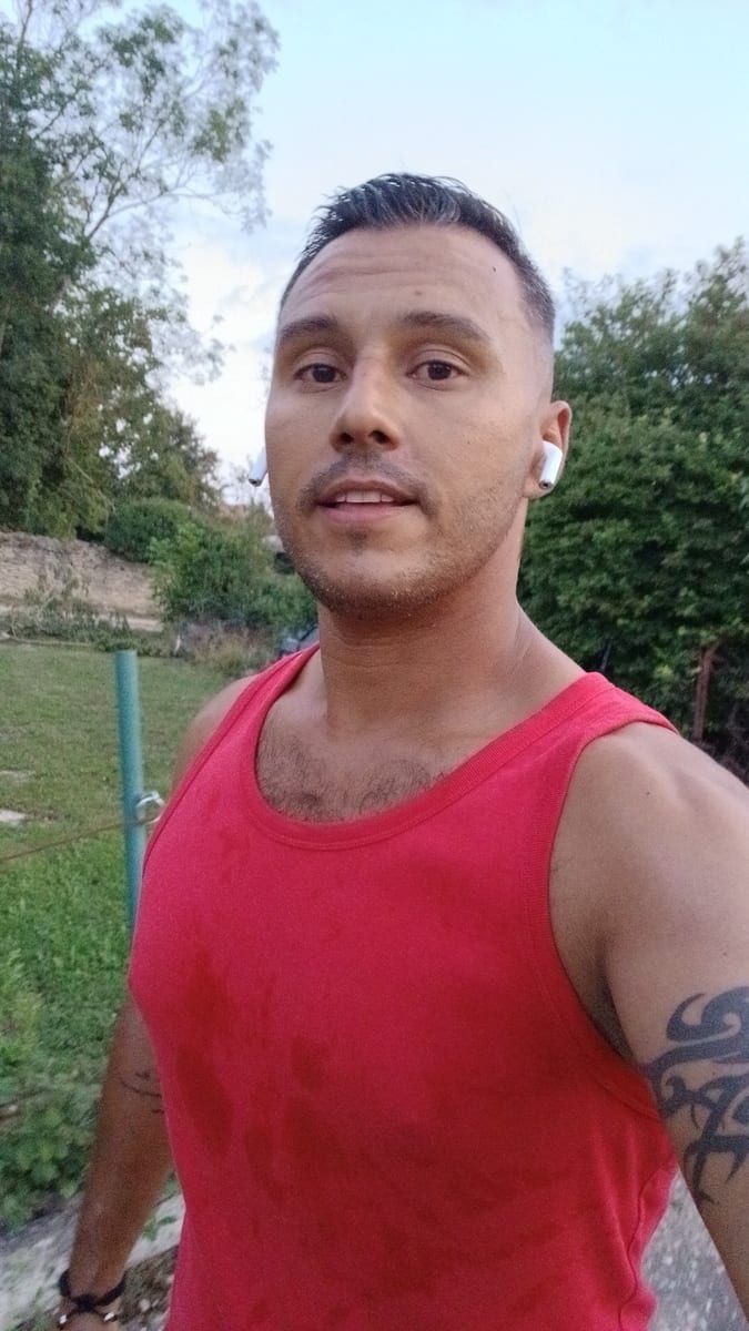 Amedi - Gay male à Freimettigen Profil de Amedi, 37 ans, Gay male à Freimettigen (Berne)