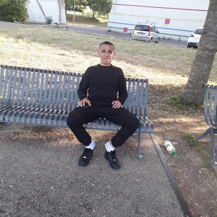 Néo - Gay male à Pompaples Profil de Néo, 35 ans, Gay male à Pompaples (Vaud)