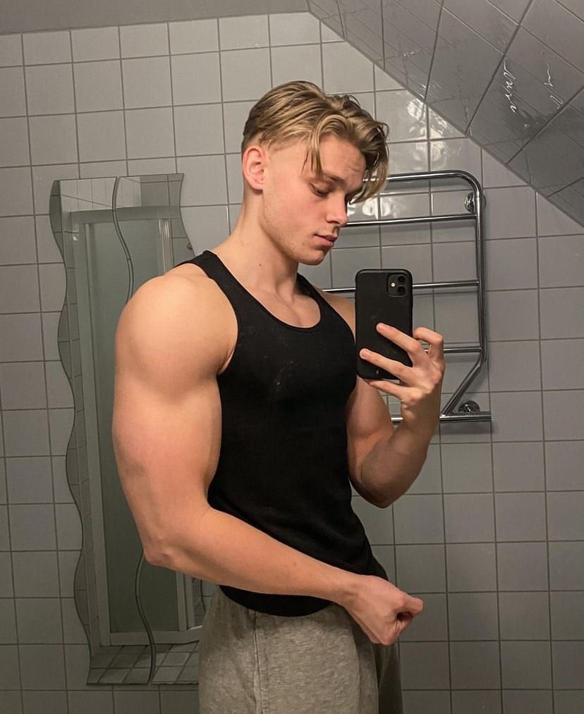Fodil - Gay male à Perrefitte Profil de Fodil, 22 ans, Gay male à Perrefitte (Berne)