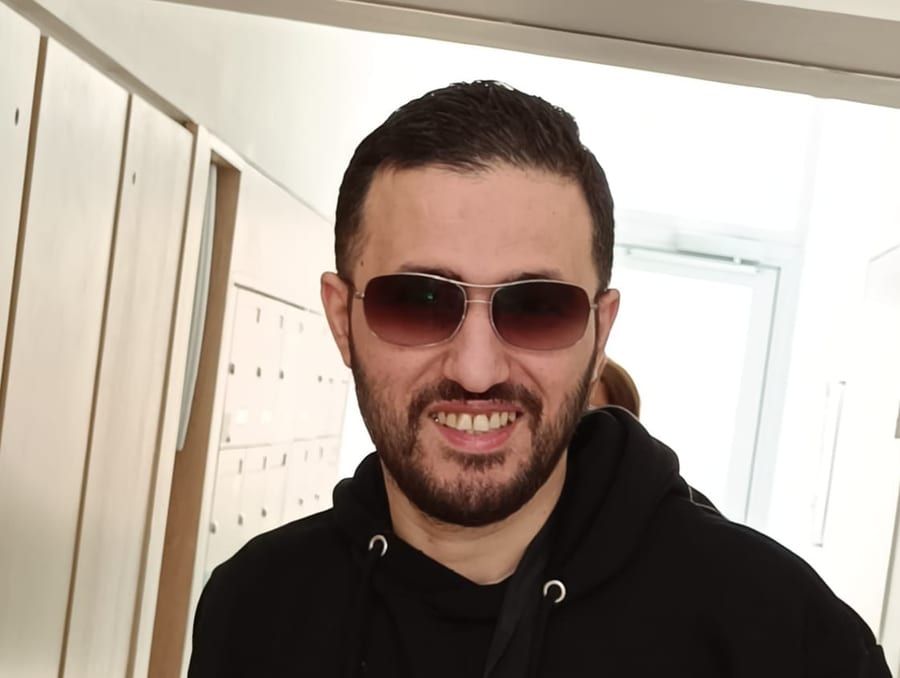 Jofrey - Gay male à Baldegg Profil de Jofrey, 25 ans, Gay male à Baldegg (Lucerne)
