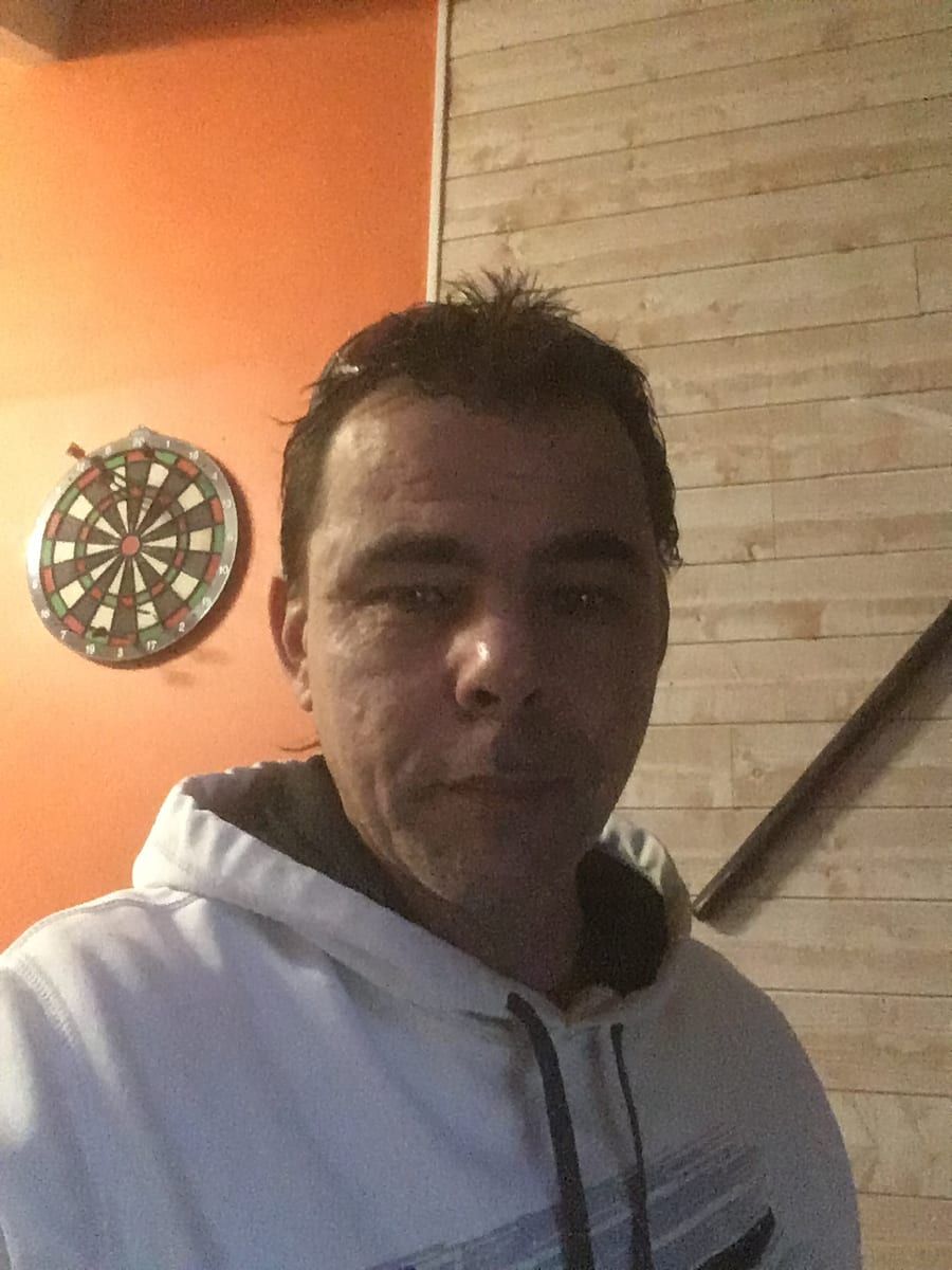 Altay - Gay male à Konolfingen Profil de Altay, 28 ans, Gay male à Konolfingen (Berne)