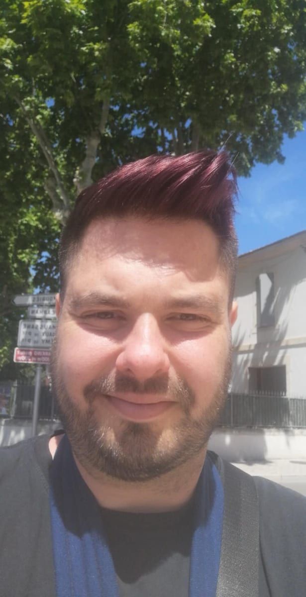 Dogus - Gay male à Malans GR Profil de Dogus, 38 ans, Gay male à Malans GR (Grisons)