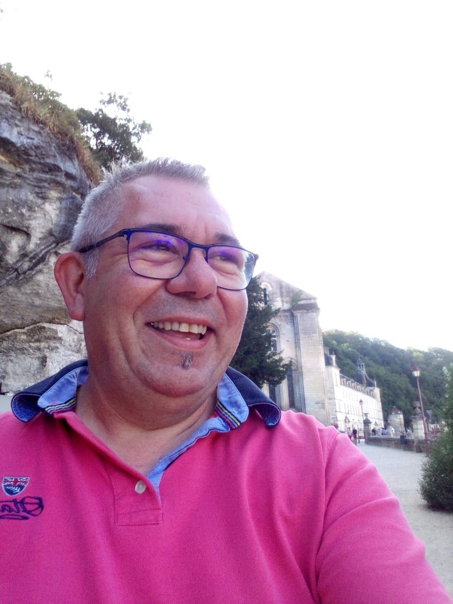 Thybault - Gay male à Tschlin Profil de Thybault, 42 ans, Gay male à Tschlin (Grisons)