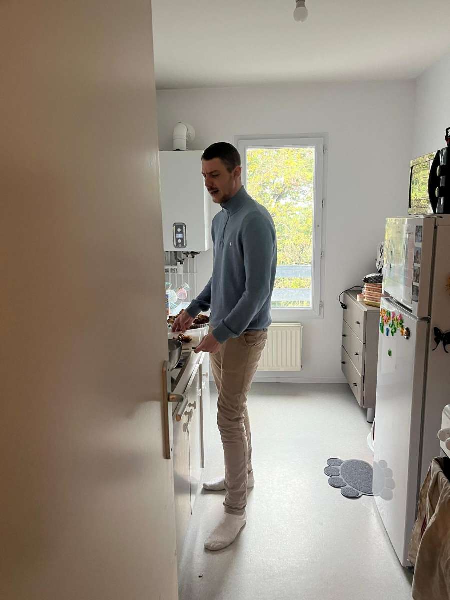 Lendon - Gay male à Worb Profil de Lendon, 38 ans, Gay male à Worb (Berne)