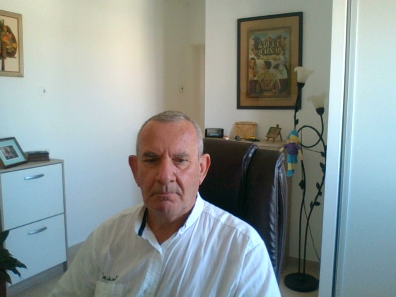 Cyril - Gay male à Brusio Profil de Cyril, 33 ans, Gay male à Brusio (Grisons)