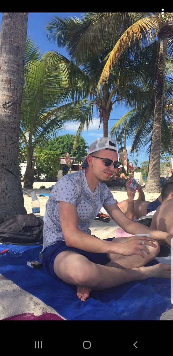 Profil de Fily, 22 ans, Gay male à Unterägeri (Zoug)