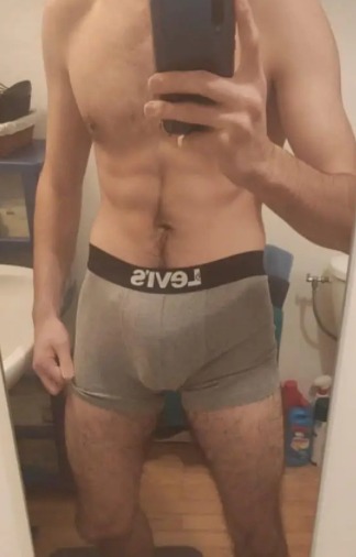 Sid - Gay male à Clugin Profil de Sid, 29 ans, Gay male à Clugin (Grisons)