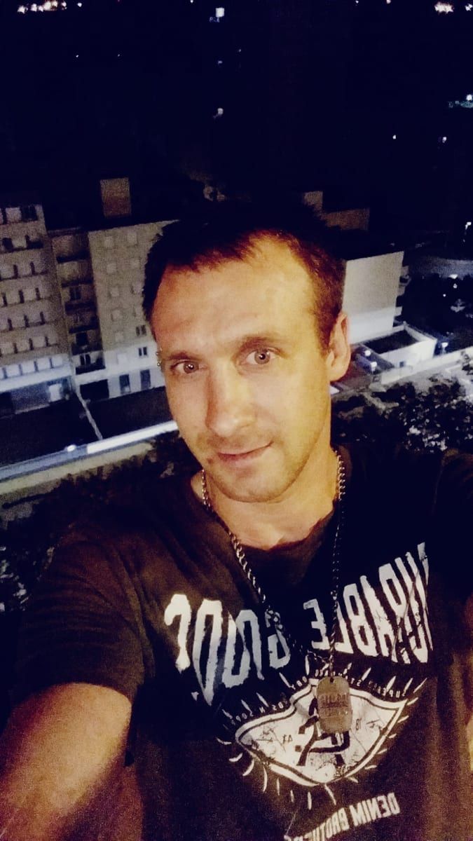 Juliano - Gay male à Arch Profil de Juliano, 39 ans, Gay male à Arch (Berne)