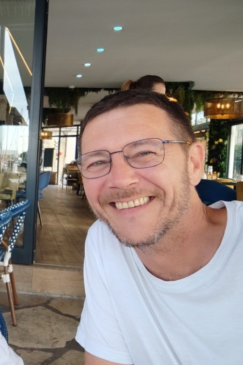 Pema - Gay male à Fex Profil de Pema, 39 ans, Gay male à Fex (Grisons)
