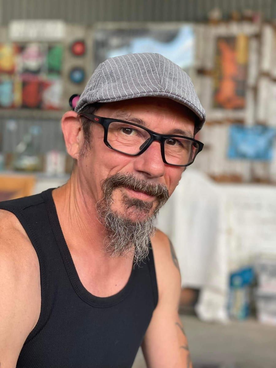 Haci - Gay male à Intschi Profil de Haci, 37 ans, Gay male à Intschi (Uri)