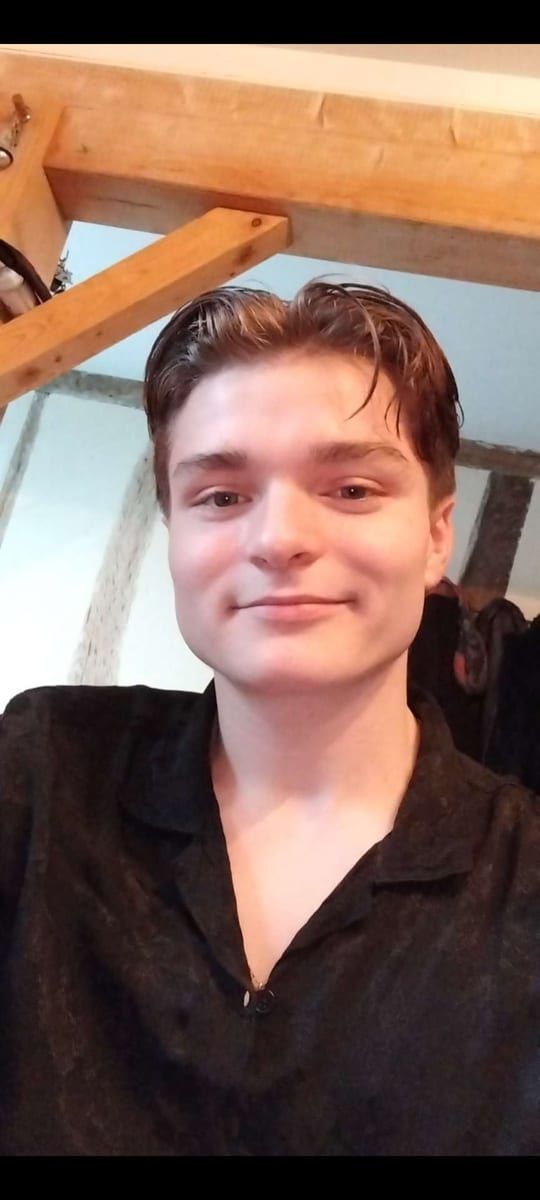 Charafdine - Gay male à Ipsach Profil de Charafdine, 39 ans, Gay male à Ipsach (Berne)