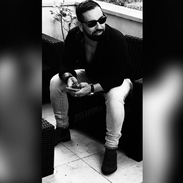 Tony - Gay male à Donat Profil de Tony, 22 ans, Gay male à Donat (Grisons)